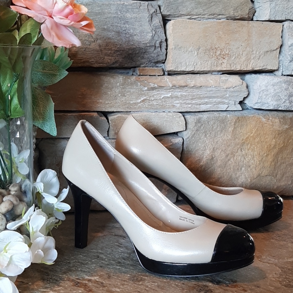 Tahari Laura Leather Beige and Black Pumps 7.5
